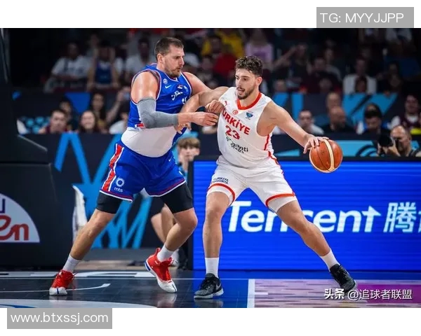 约基奇赛场举动引球迷热烈讨论社交平台掀起激烈争论风潮