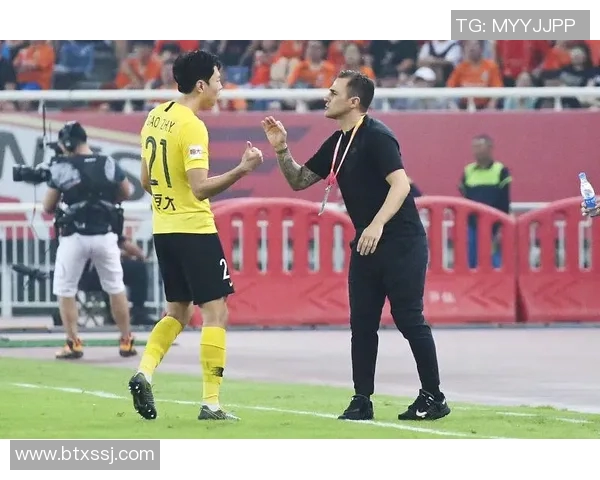 季后赛用行动回应外界质疑只专注比赛展现坚定信念